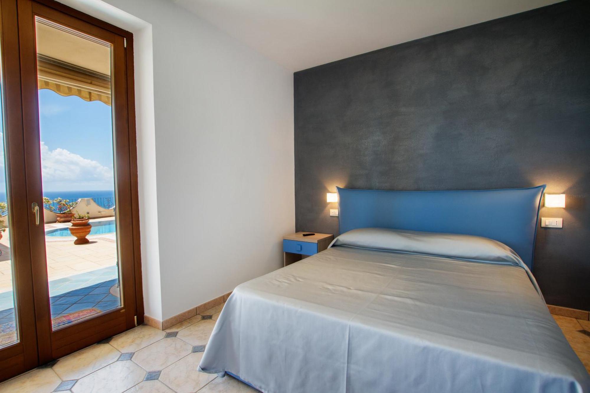 La Suite Del Faro Di Botis Valeria Scalea Zimmer foto