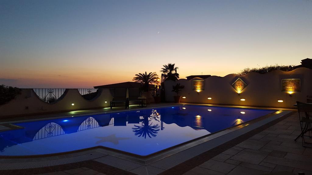 La Suite Del Faro Di Botis Valeria Scalea Exterior foto